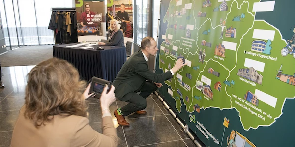 Gallerij Ondertekening convenant Regionaal Beraad